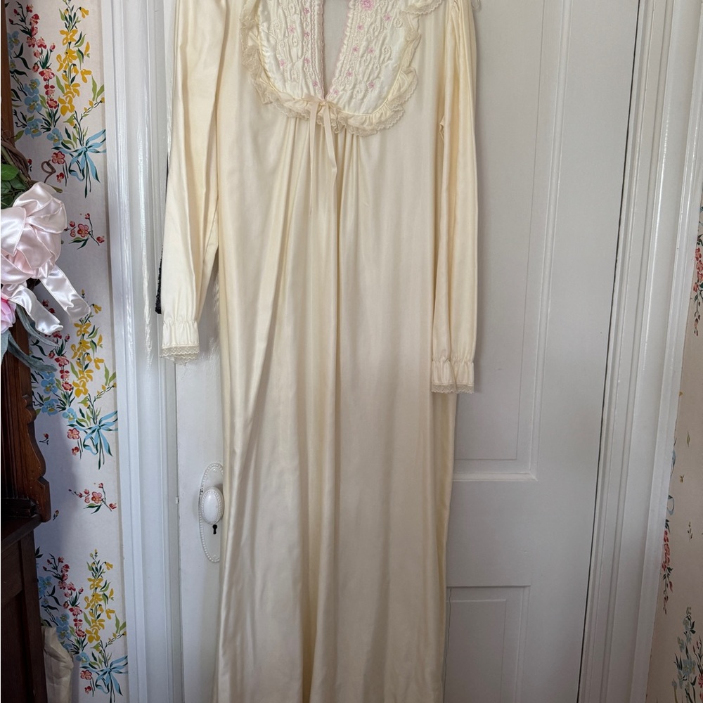 Vintage Cream Nightgown with Lace